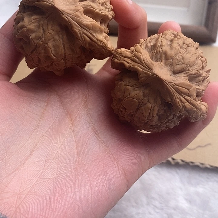 文玩核桃吊坠義*龙鼎