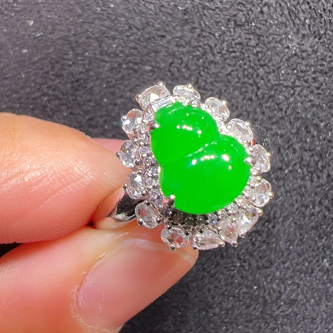 翡翠18K金镶嵌戒指