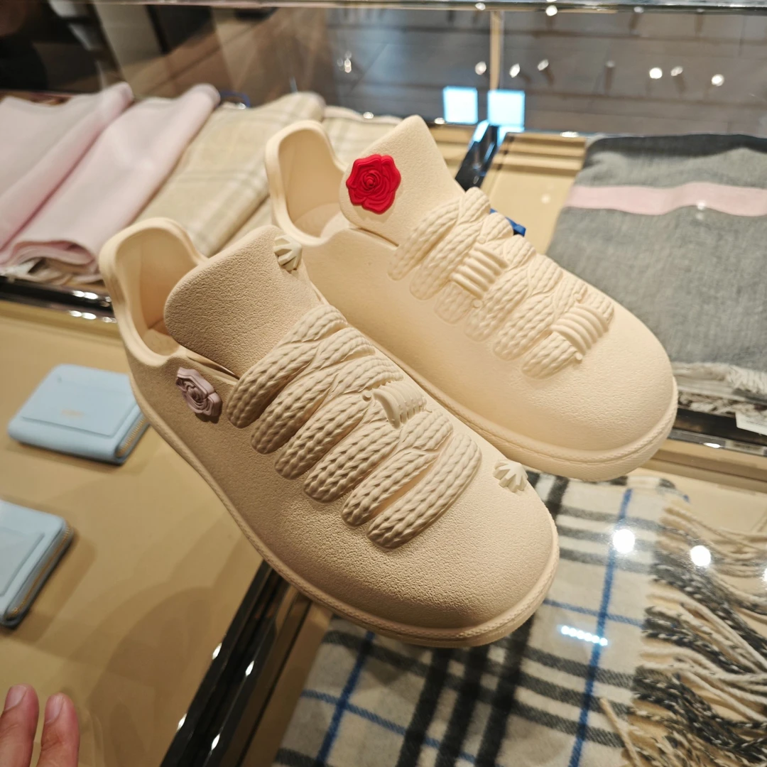 【巴黎直邮】Burberry博柏利女鞋圆头时尚休闲平底鞋 80817721