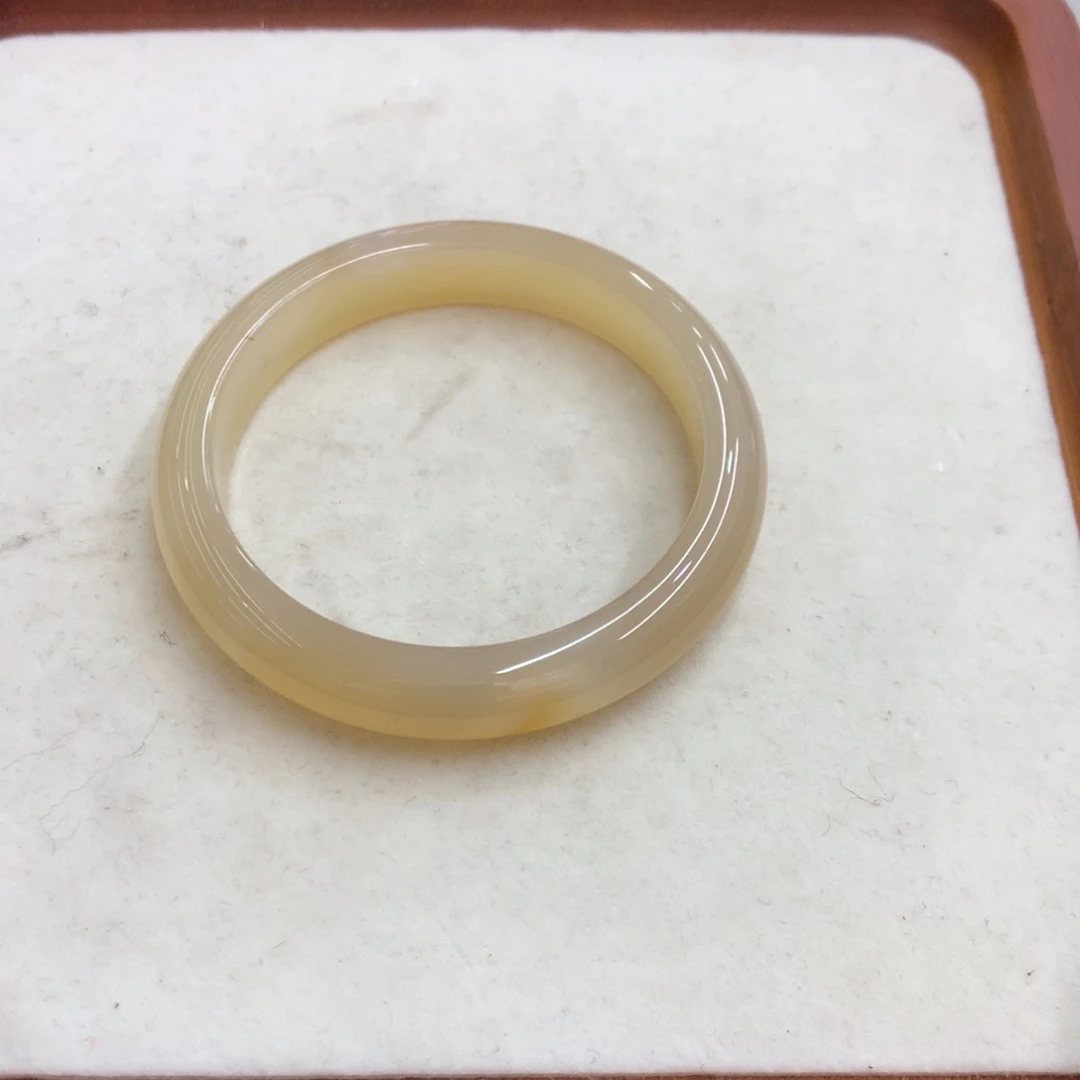 石英质玉未镶嵌手镯