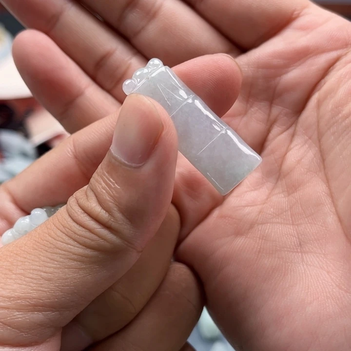 翡翠未镶嵌颈饰天然翡翠A货吊坠