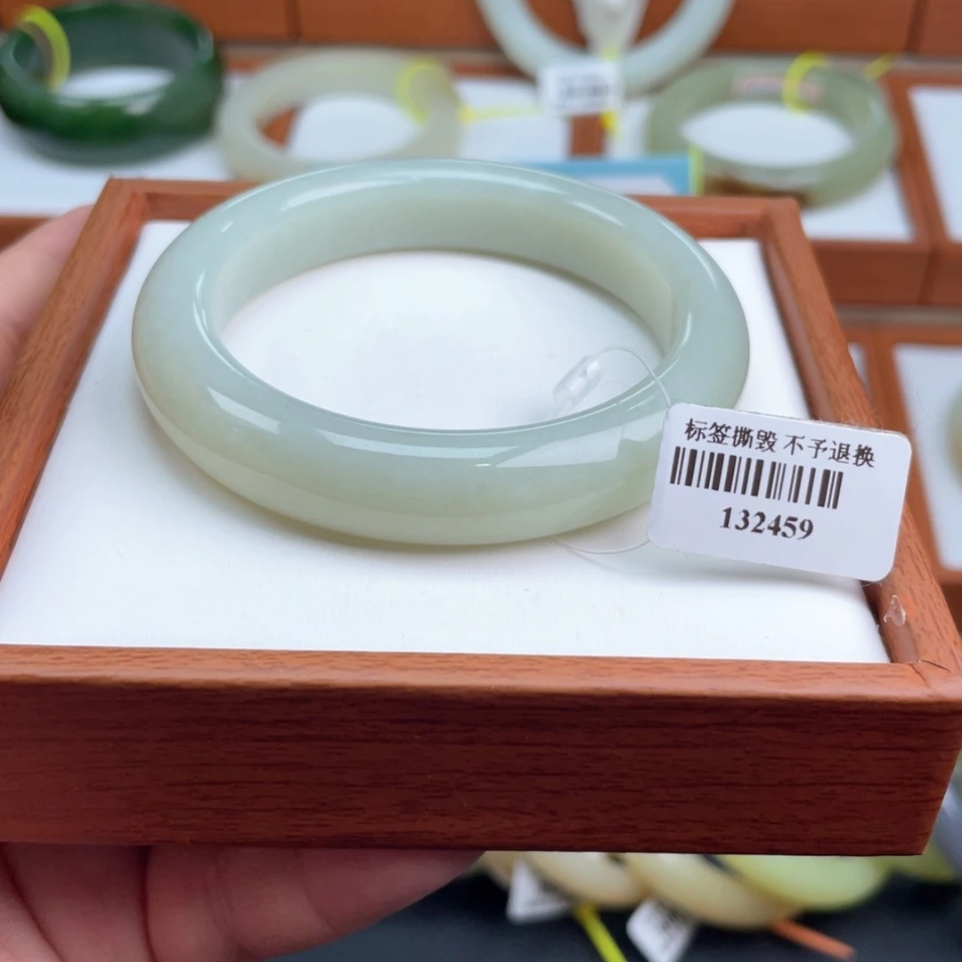 【闪购商品】未镶嵌手镯和田玉55