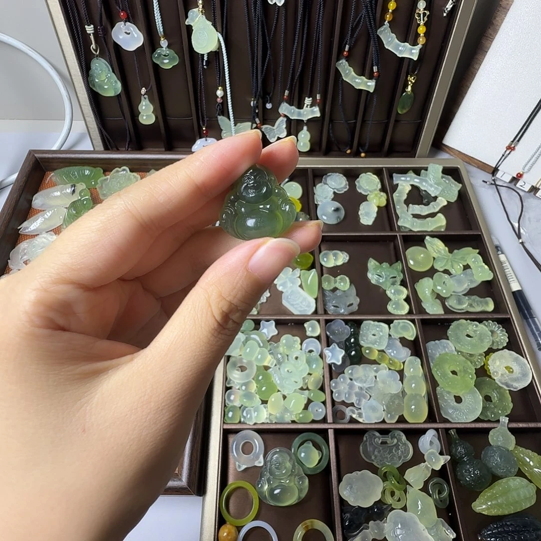 时***_蛇纹石玉合金颈饰