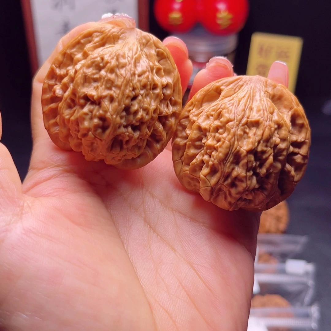 文玩核桃吊坠野生望月