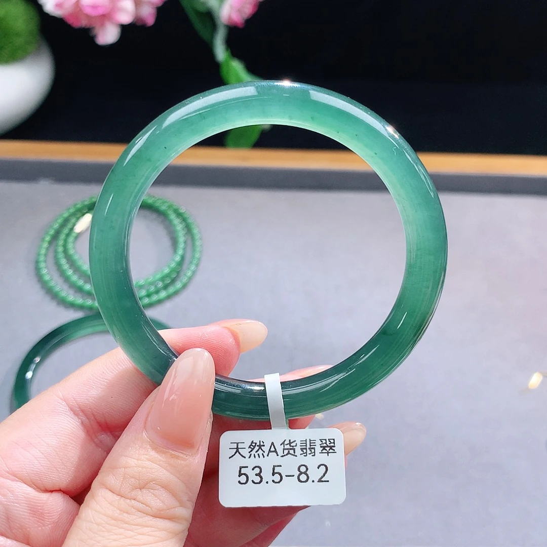 未镶嵌手镯（圆镯）翡翠