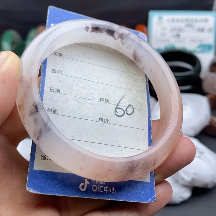 未镶嵌手镯石英质玉