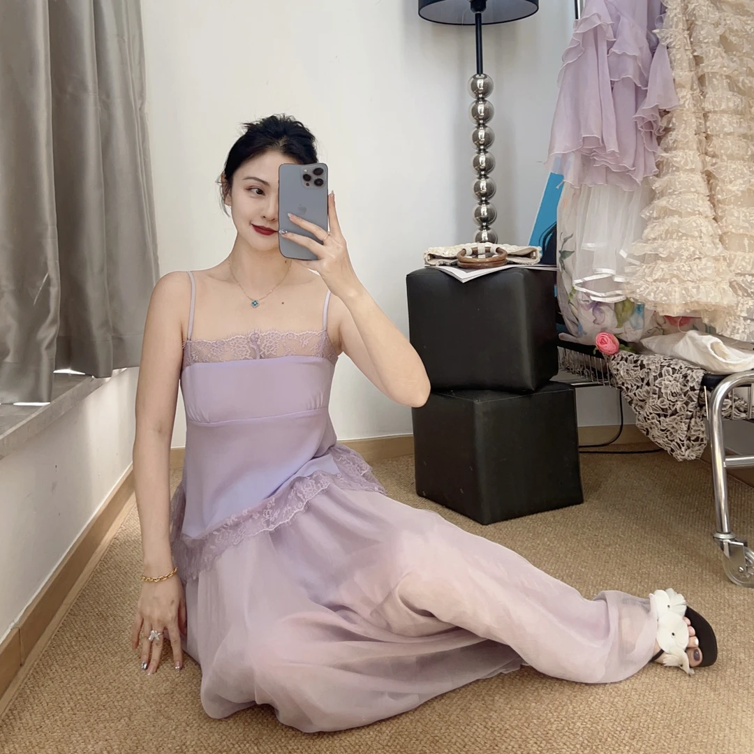 夏日普罗旺斯 新精致法式薄纱蕾丝拼接冰透裸感吊带气质时尚