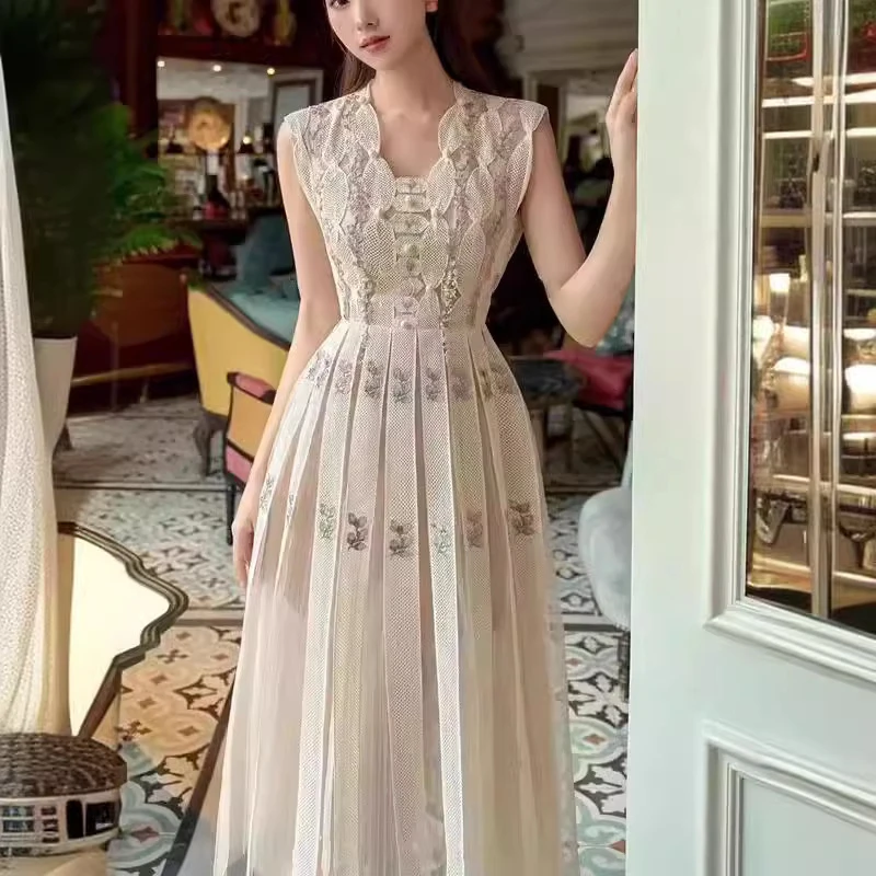 2025年夏季越南领无袖花朵刺绣手工钉珠连衣裙女越南小众连衣裙