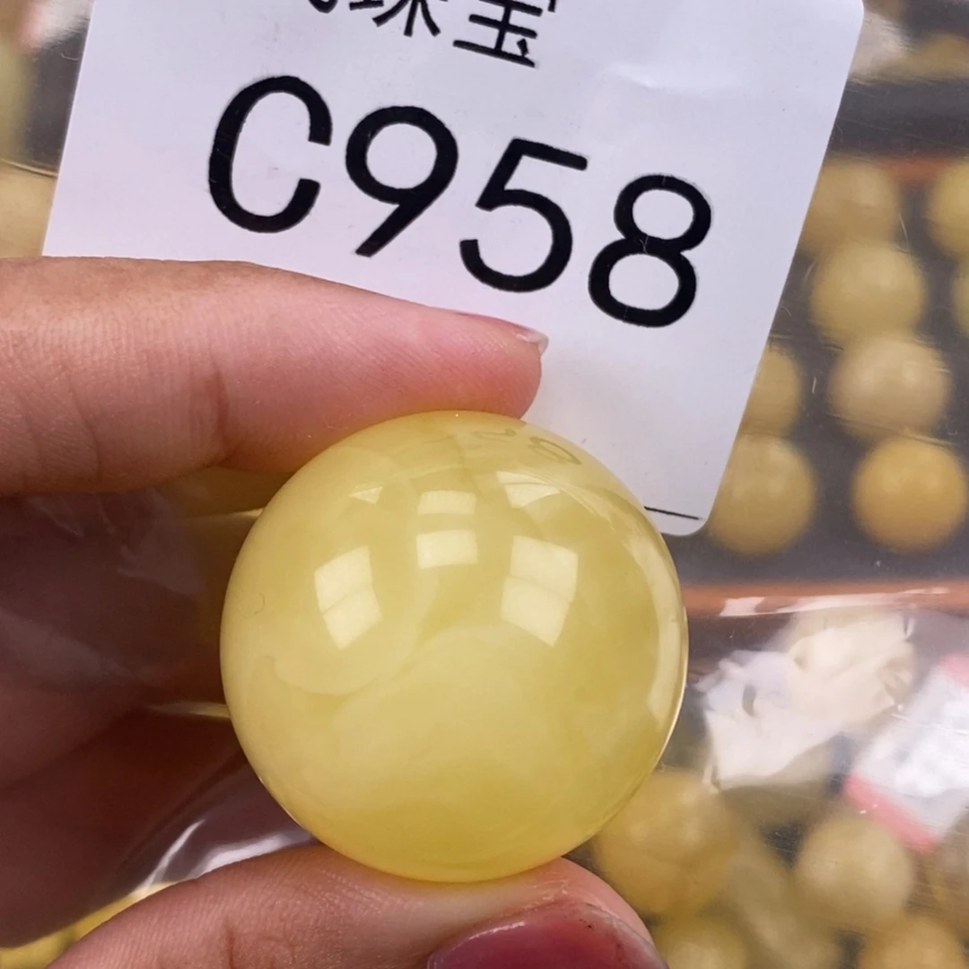 琥珀未镶嵌珠宝奇石30