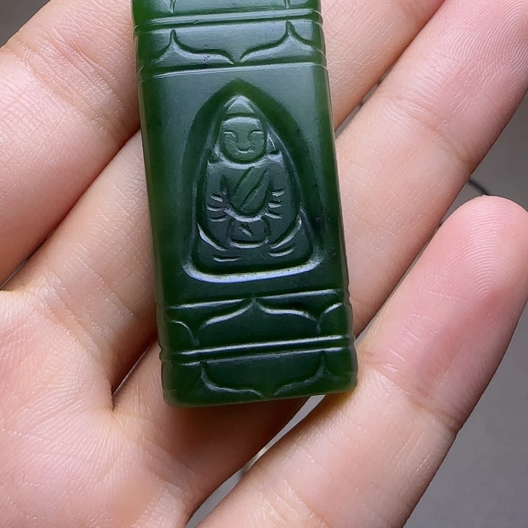 樂***石和田玉未镶嵌颈饰