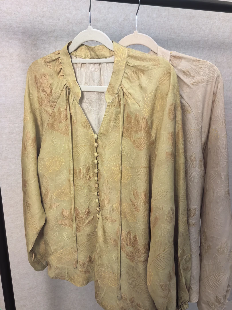 新中式十三彩衬衫（胸围116.衣长70）