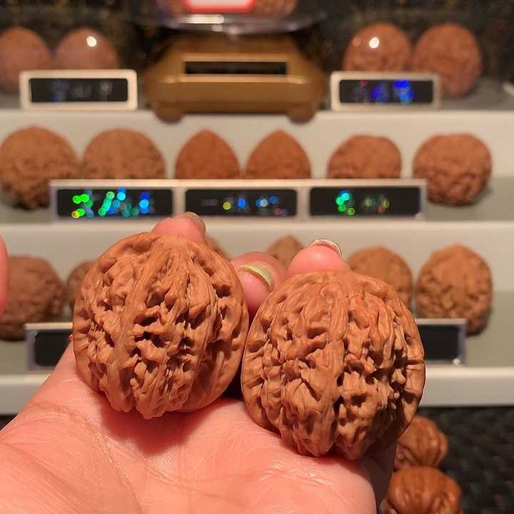 文玩核桃把件核老闷