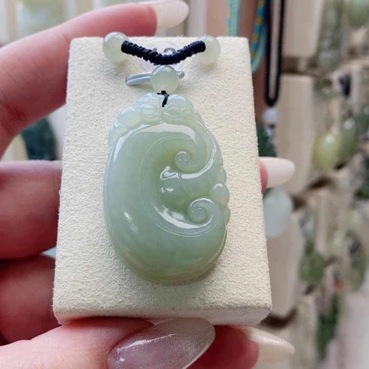 般****和田玉未镶嵌颈饰