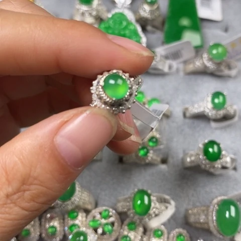 定制翡翠未镶嵌翡翠