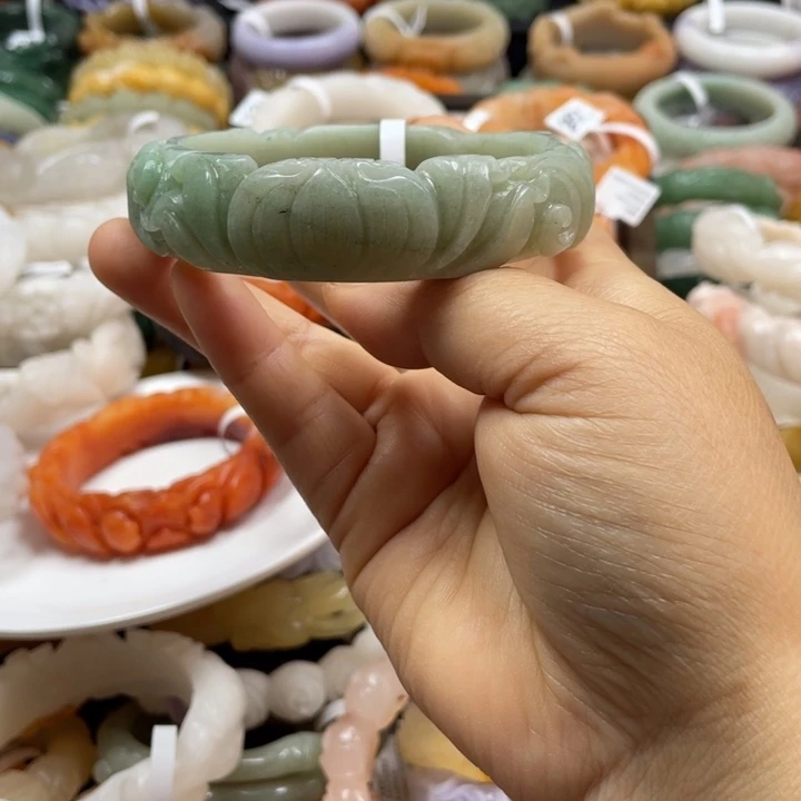 石英质玉未镶嵌手镯