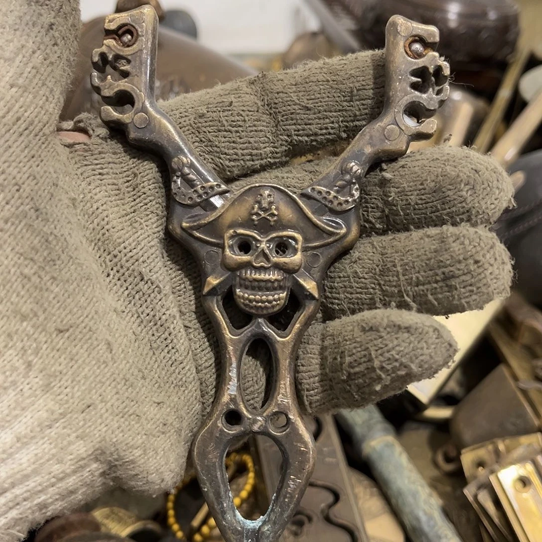 用***5闪电购铜摆件工艺品