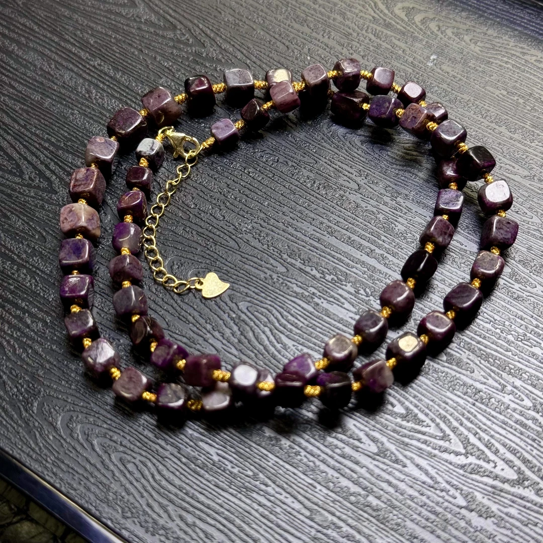 老四一店精选 泥地樱花魔方项链