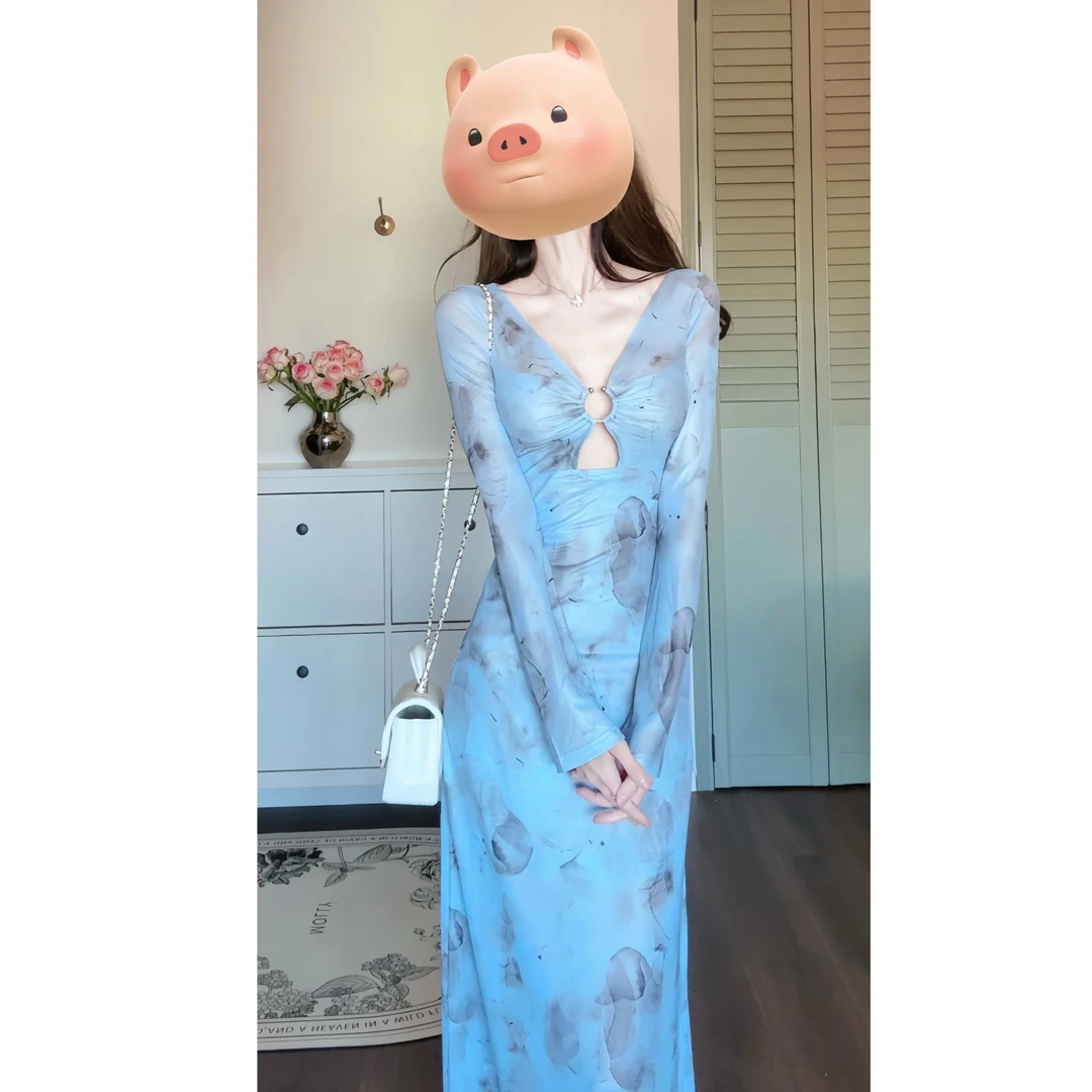 蓝色扎染印花设计感长袖连衣裙女春季热辣妹v领长裙收腰鱼尾裙子