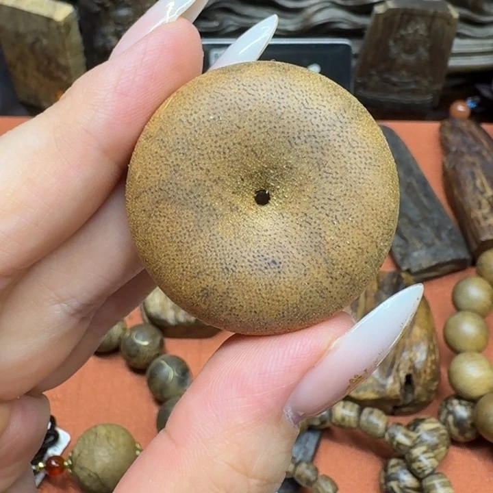 大叶紫檀（黑酸枝木类）