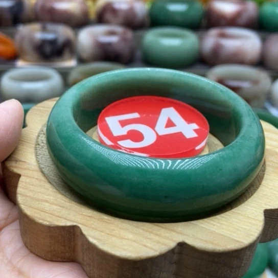 未镶嵌手镯石英质玉