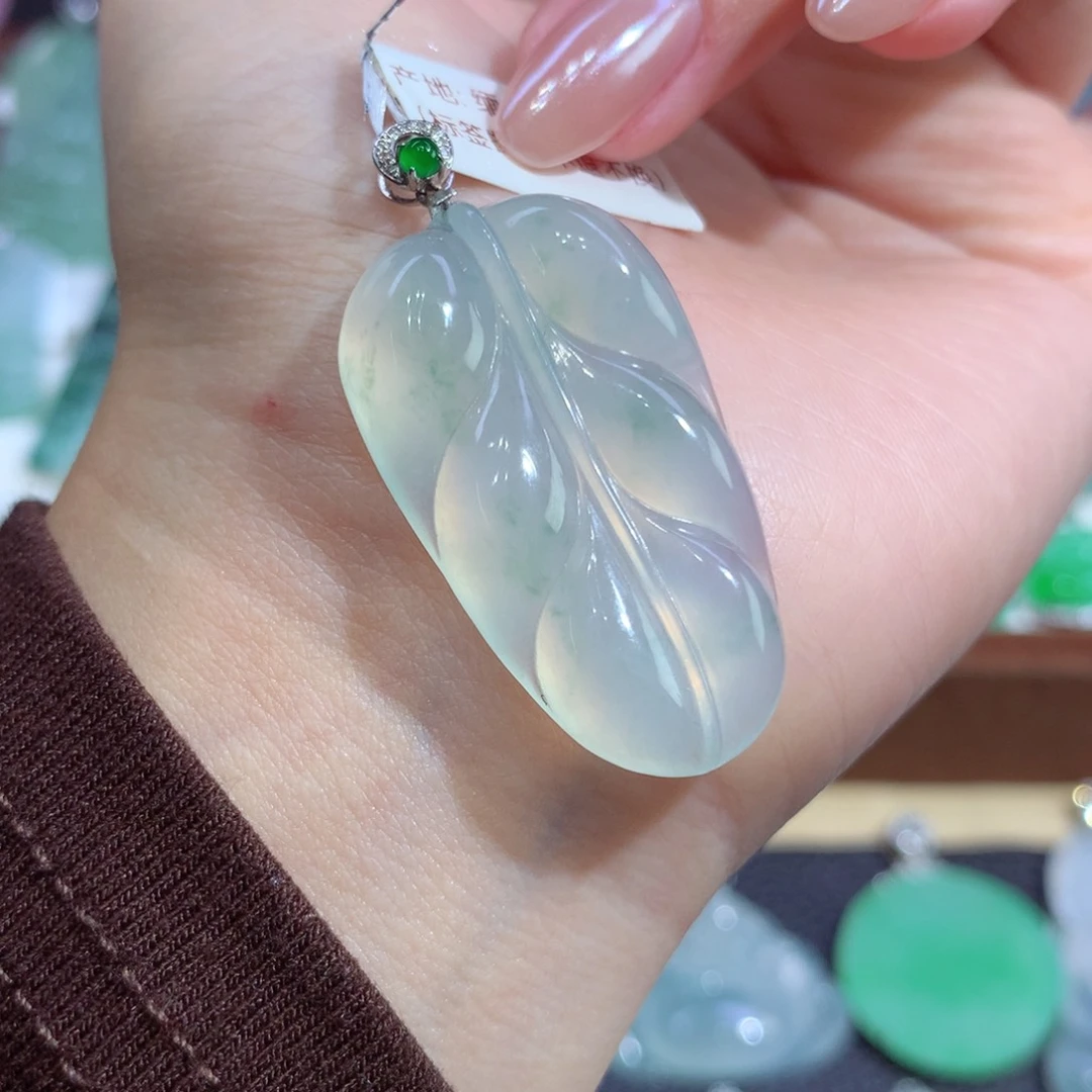 吊坠(不含链)18K金镶嵌翡翠