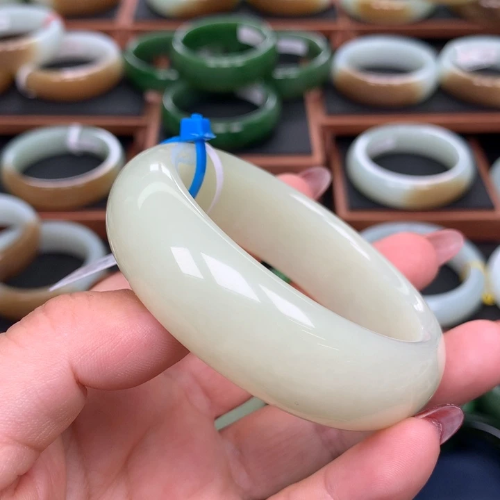 和田玉5758圈口未镶嵌