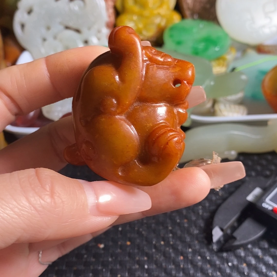 岫岩老玉（透闪石质玉）未镶嵌珠宝奇石