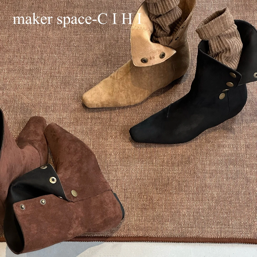 Cihi設計makerspace1-671-曼斯两穿小心机复古绒面皮排扣低跟短靴