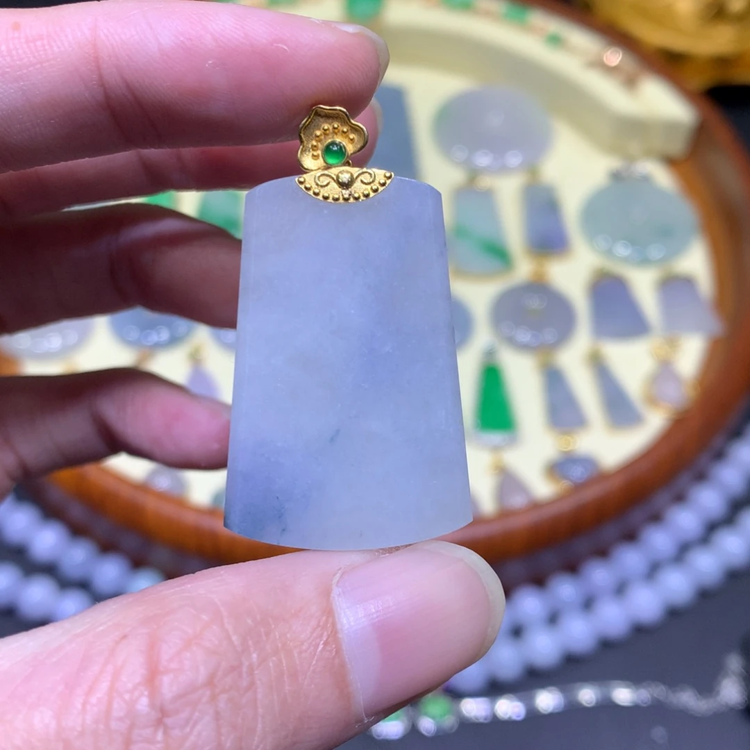 翡翠吊坠(不含链)18K金镶嵌