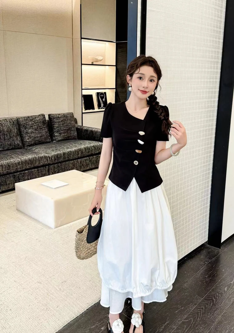 思情依人90123设计感不规则V领短袖T恤