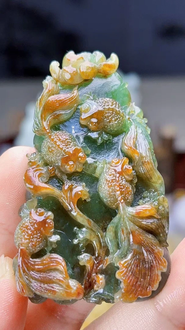 天然缅甸翡翠特色红翡荷叶鱼吊牌毛货买断需抛光尺寸