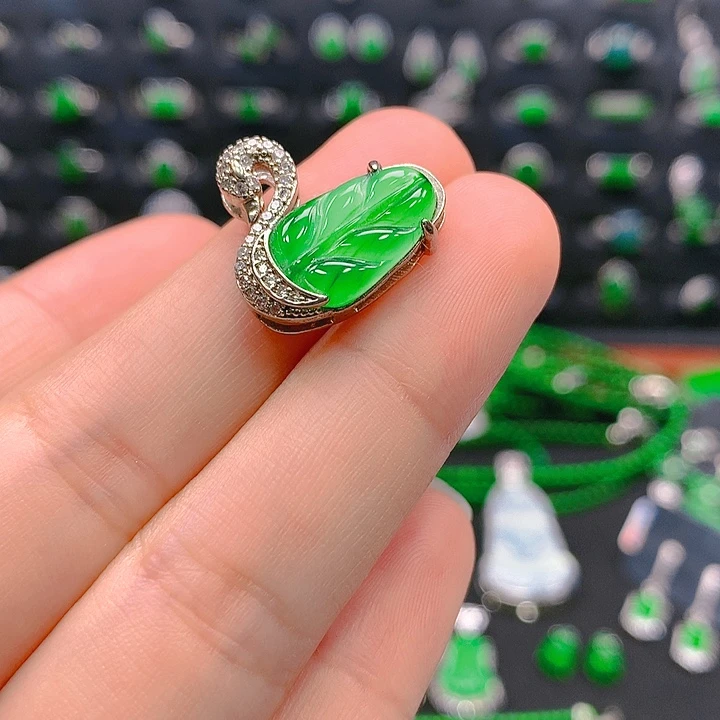 翡翠未镶嵌吊坠(不含链)