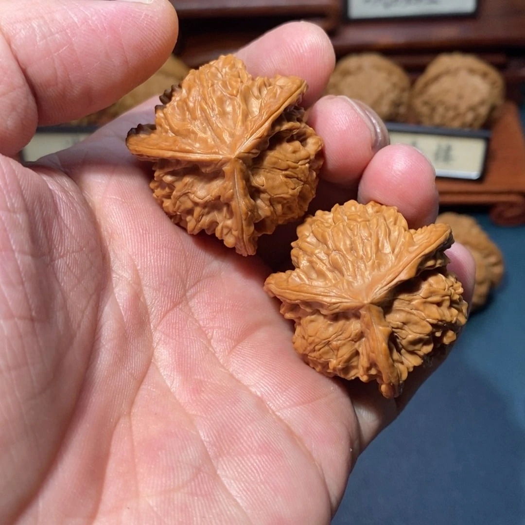 文玩核桃把件盘山三棱全品