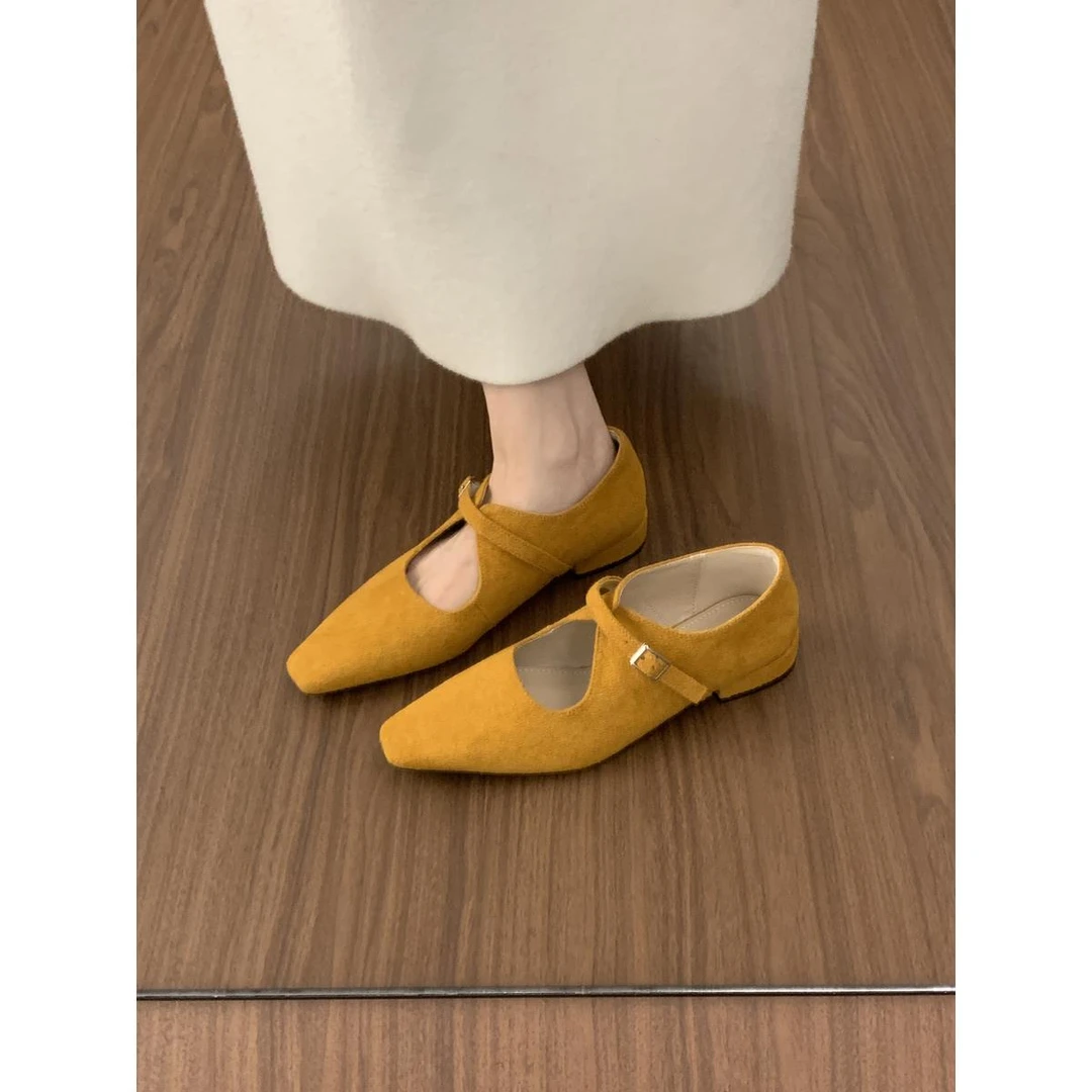 法式绒面复古一字带黄色单鞋女2025新款温柔配裙子低跟通勤晚晚鞋