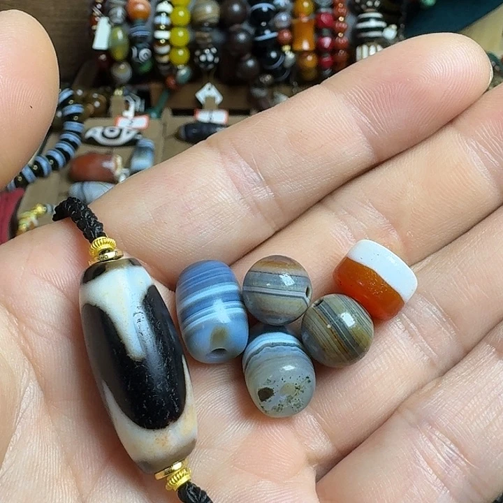 于***处玛瑙/玉髓颈饰未镶嵌