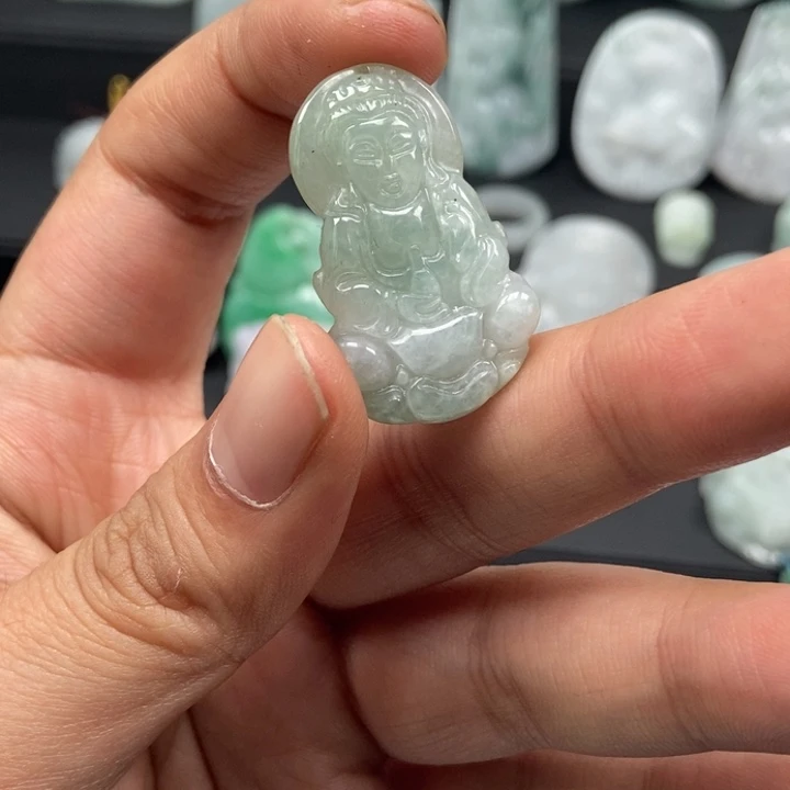 翡翠未镶嵌颈饰翡翠