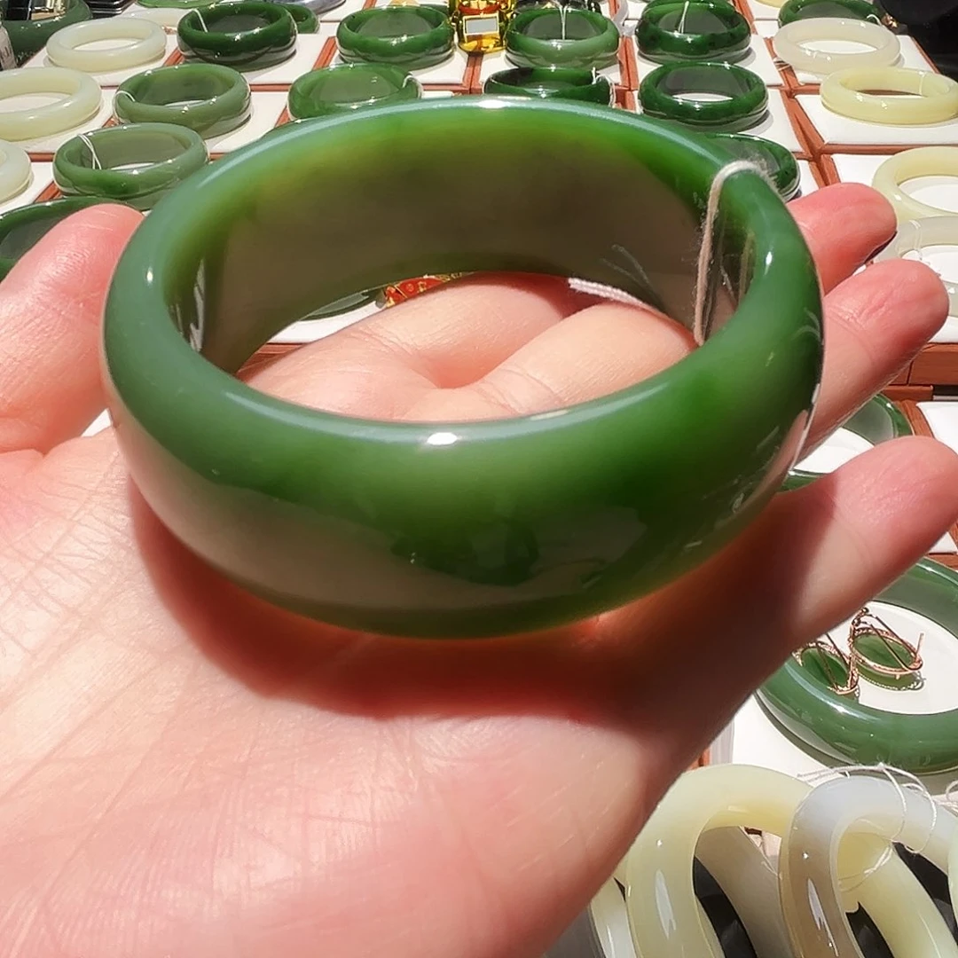 未镶嵌手镯和田玉