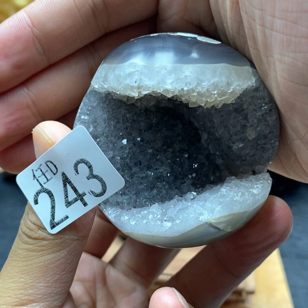 未镶嵌水晶大型摆件（非配饰）