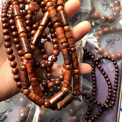 【闪购商品】手串/手链黄花梨/降香黄檀绿****证