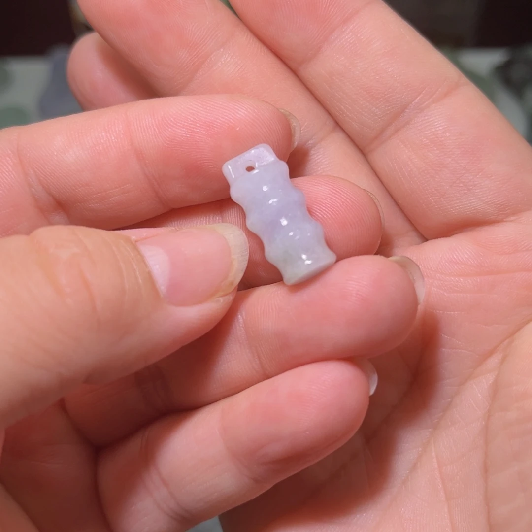 翡翠未镶嵌颈饰竹节