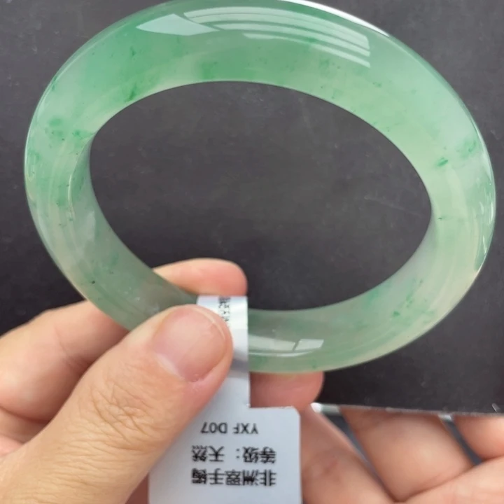 石英质玉未镶嵌手镯60