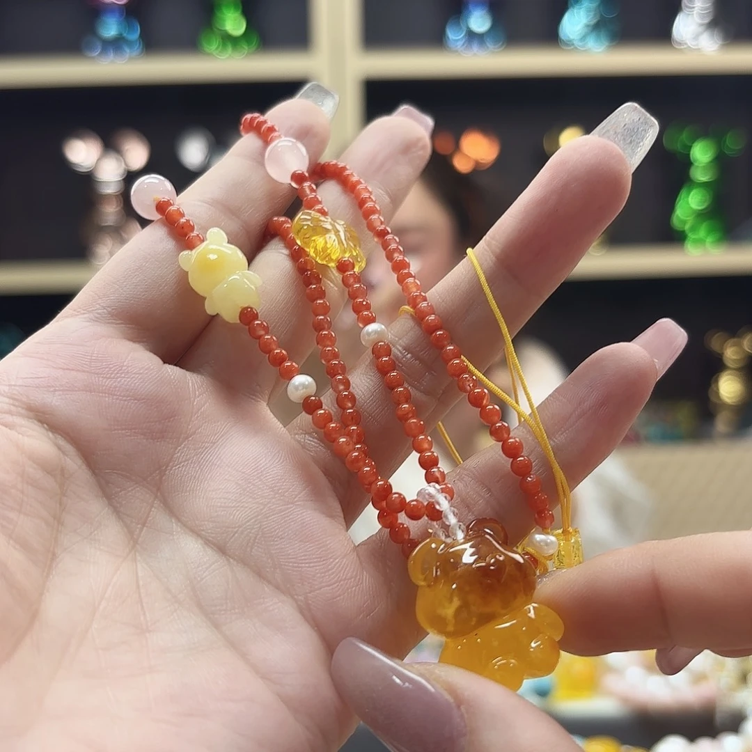 琥珀未镶嵌颈饰琥珀