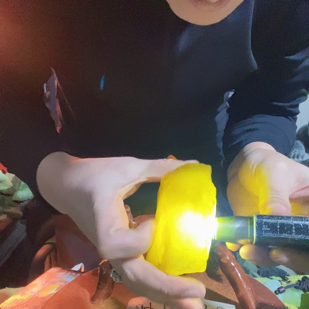 蛇纹石玉未镶嵌珠宝半成品