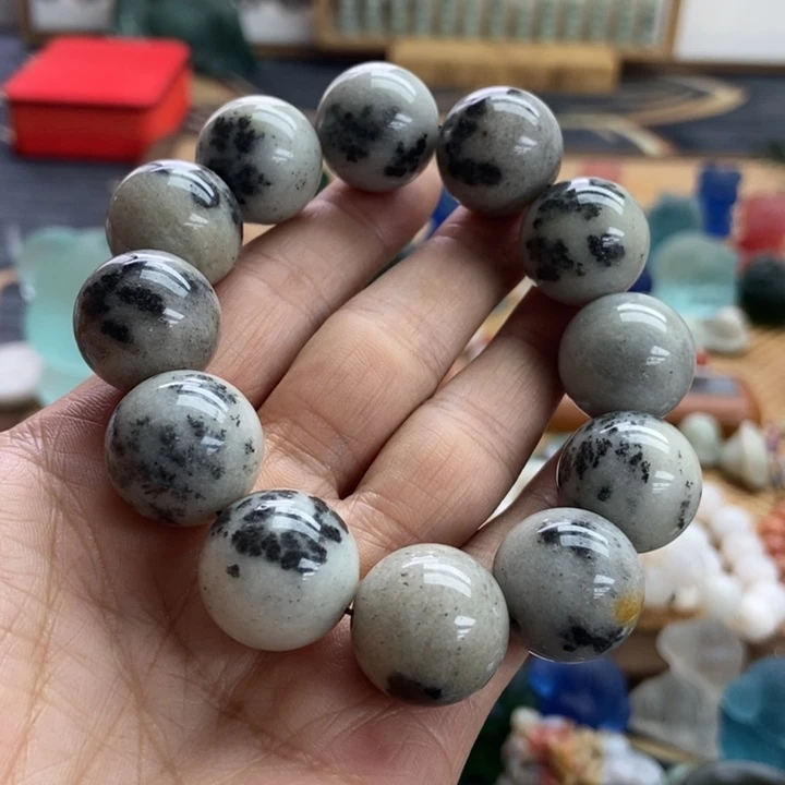 石英岩玉未镶嵌手镯