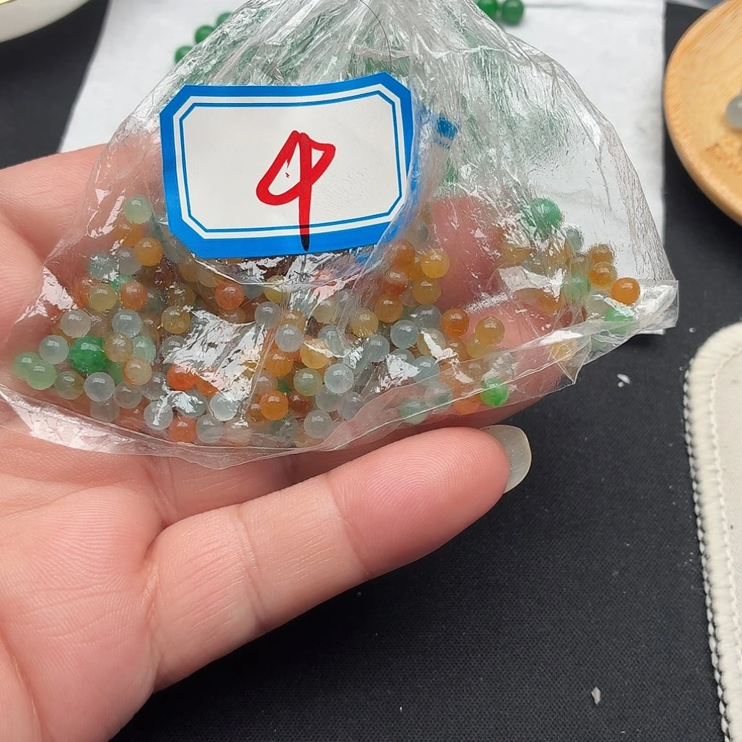 陈***士未镶嵌定制翡翠翡翠珠链