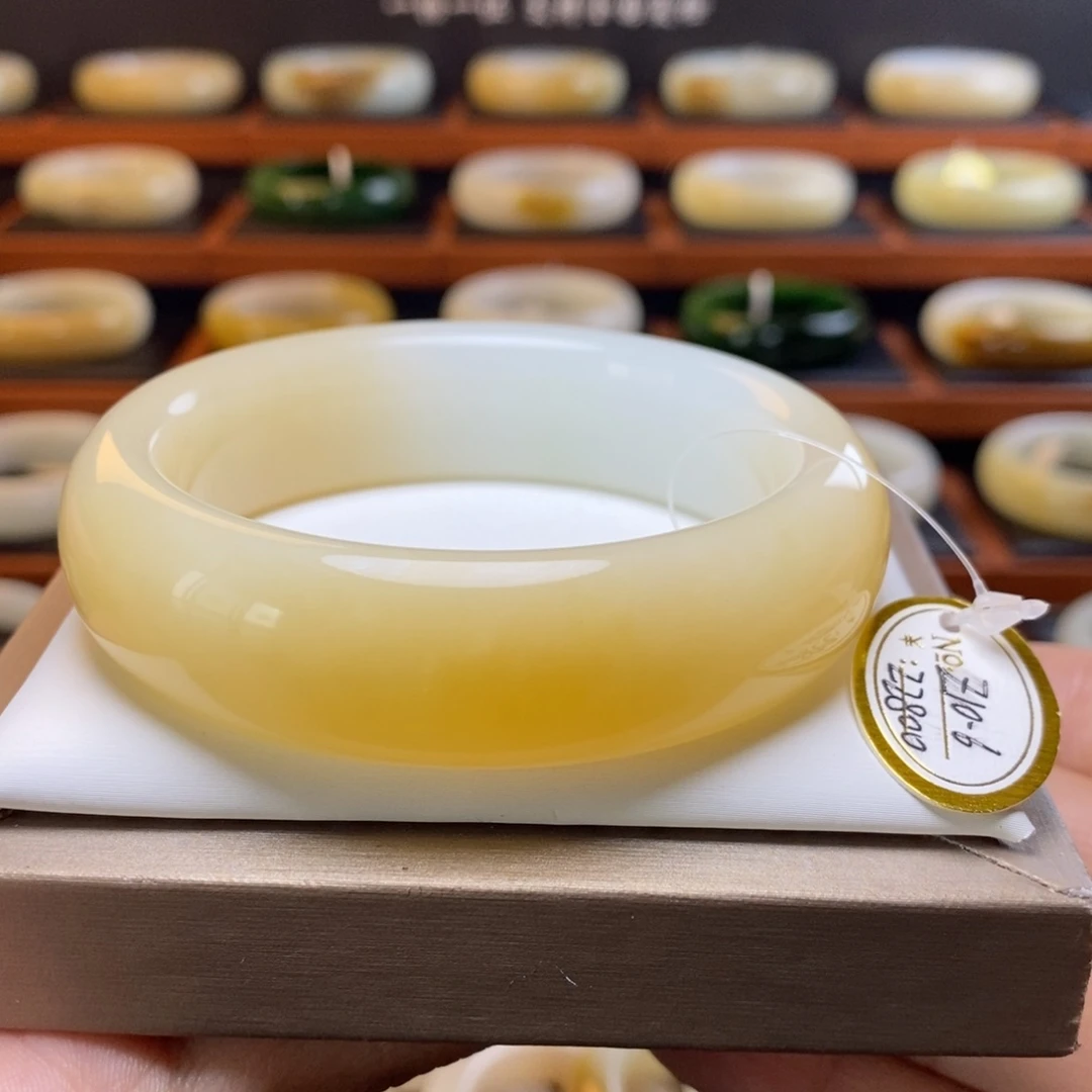 和田玉未镶嵌手镯58圈