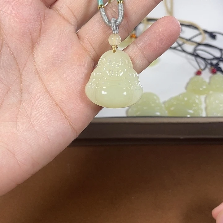 石英质玉未镶嵌颈饰佛公30