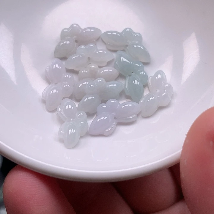 翡翠未镶嵌颈饰翡翠首饰