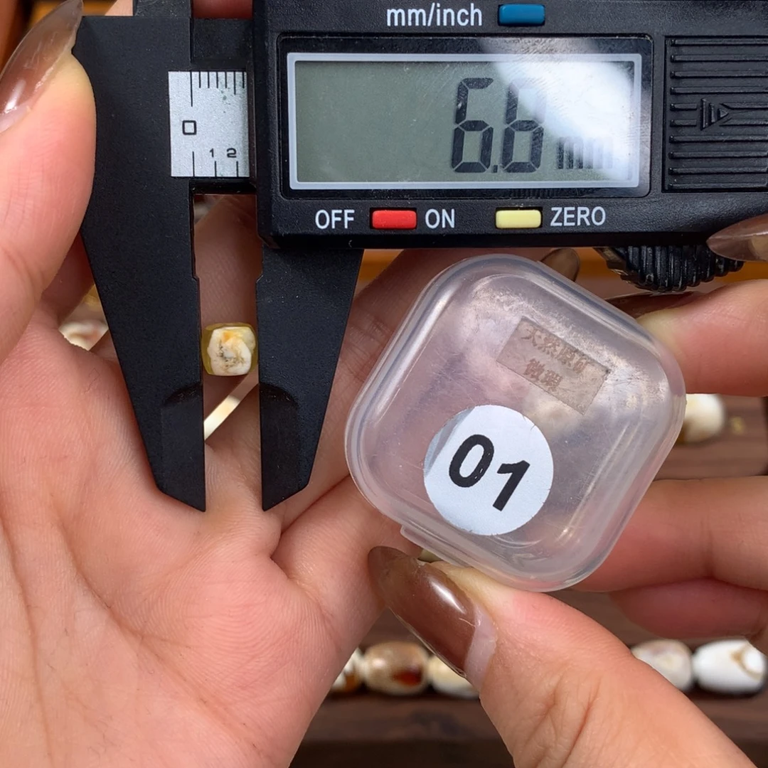 琥珀未镶嵌裸石琥珀蜜蜡微瑕