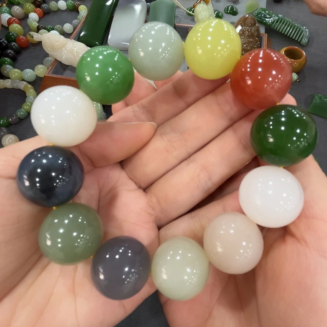 和田玉未镶嵌手串